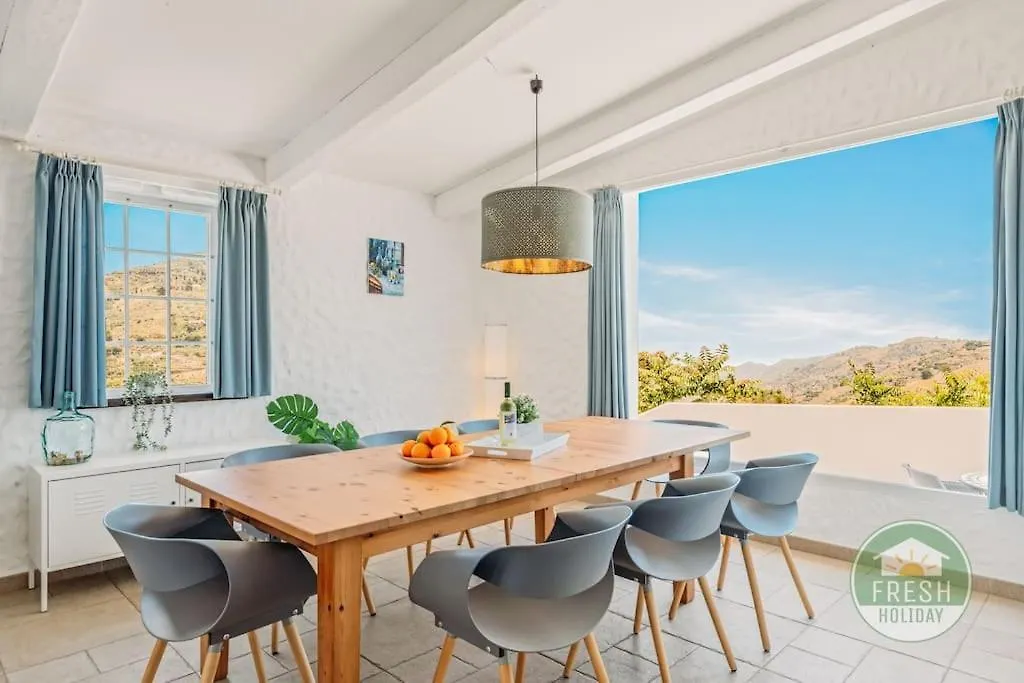 Villa Vista Alboran - Family Home With Sea Views Malaga