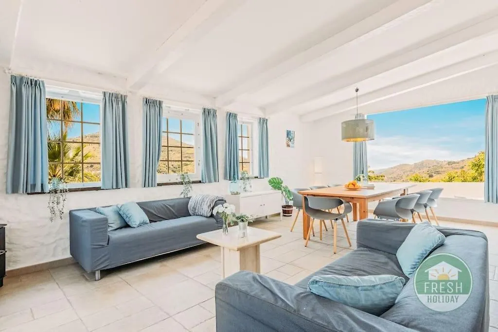 Villa Vista Alboran - Family Home With Sea Views Malaga