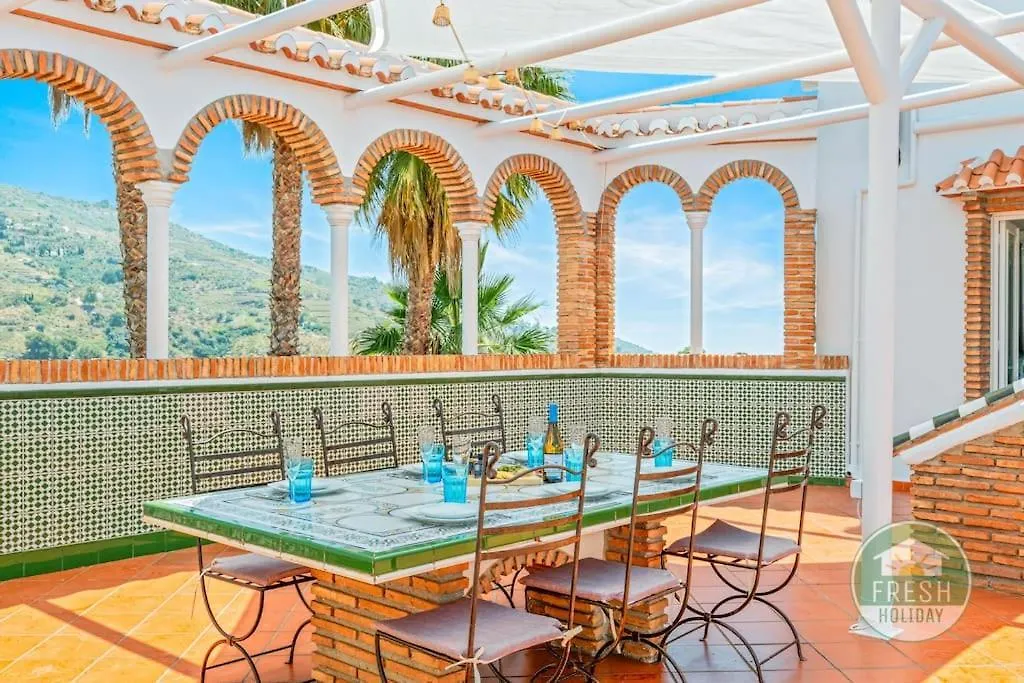 Villa Vista Alboran - Family Home With Sea Views Malaga